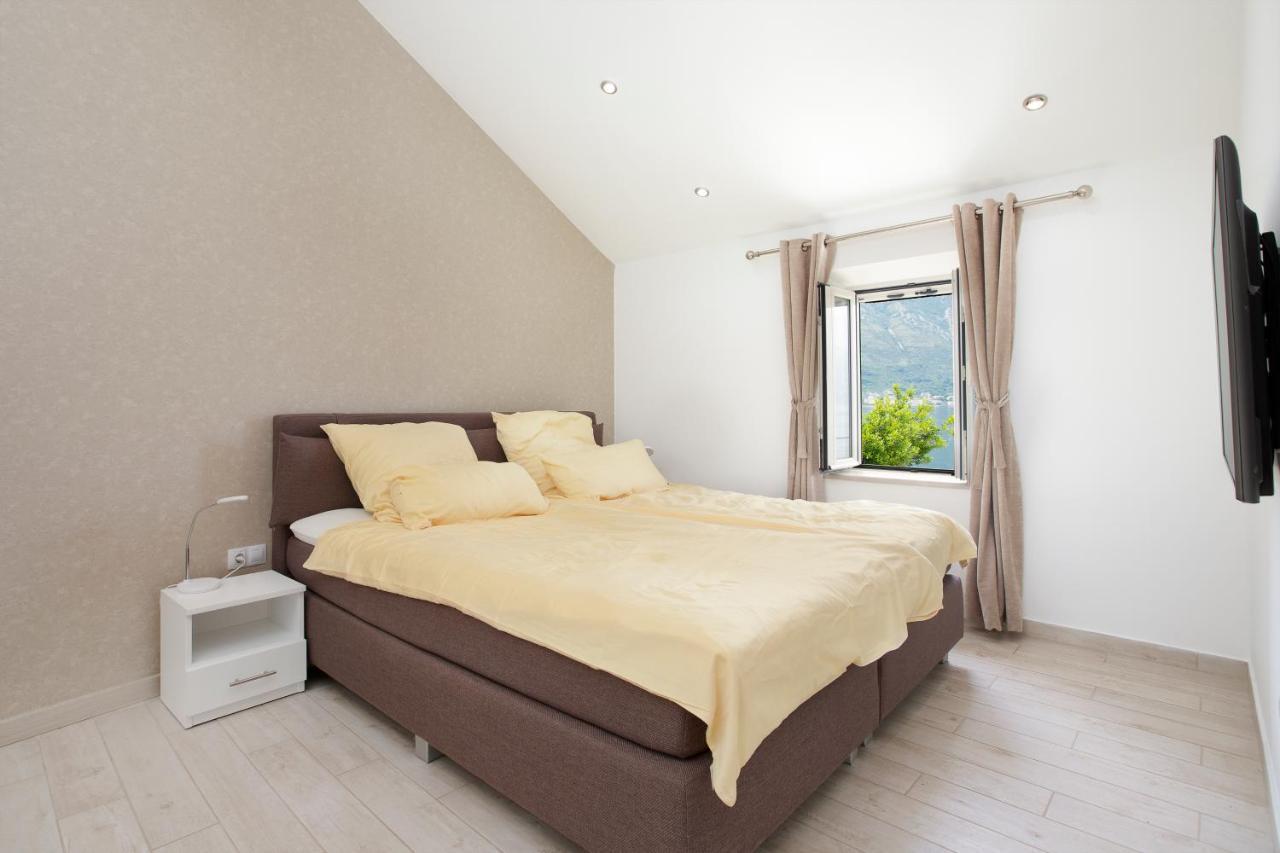 Apartments D&V Котор Екстер'єр фото