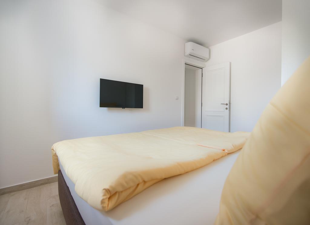 Apartments D&V Котор Екстер'єр фото